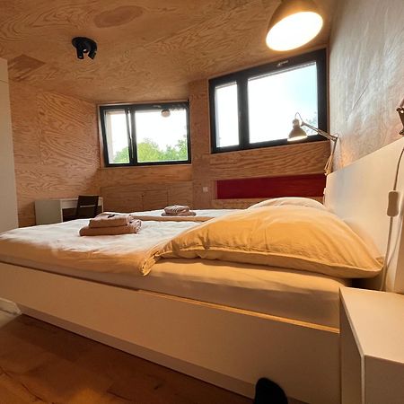 Grosse Wohnung Mit Loggia Templin Buitenkant foto