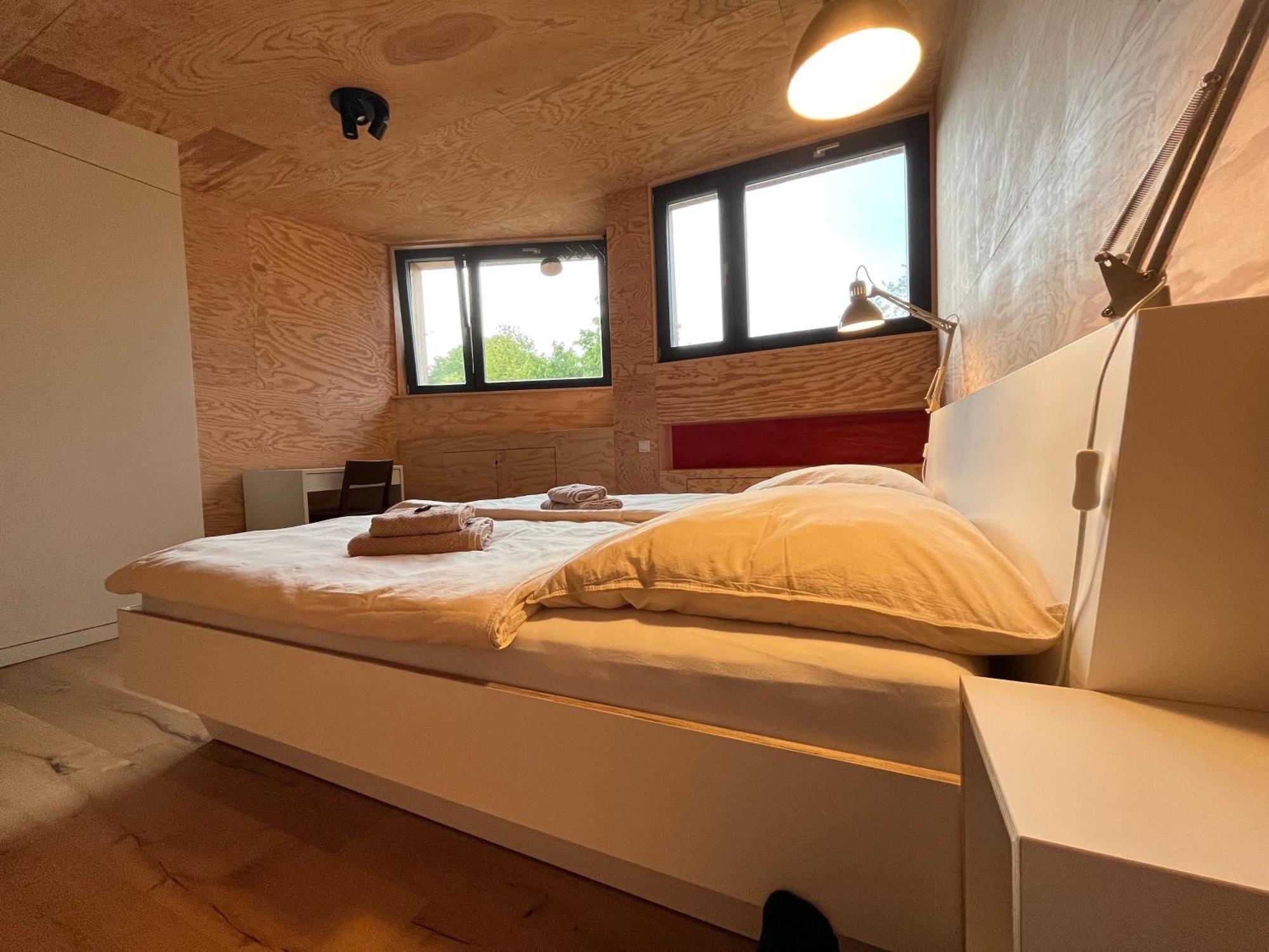 Grosse Wohnung Mit Loggia Templin Buitenkant foto